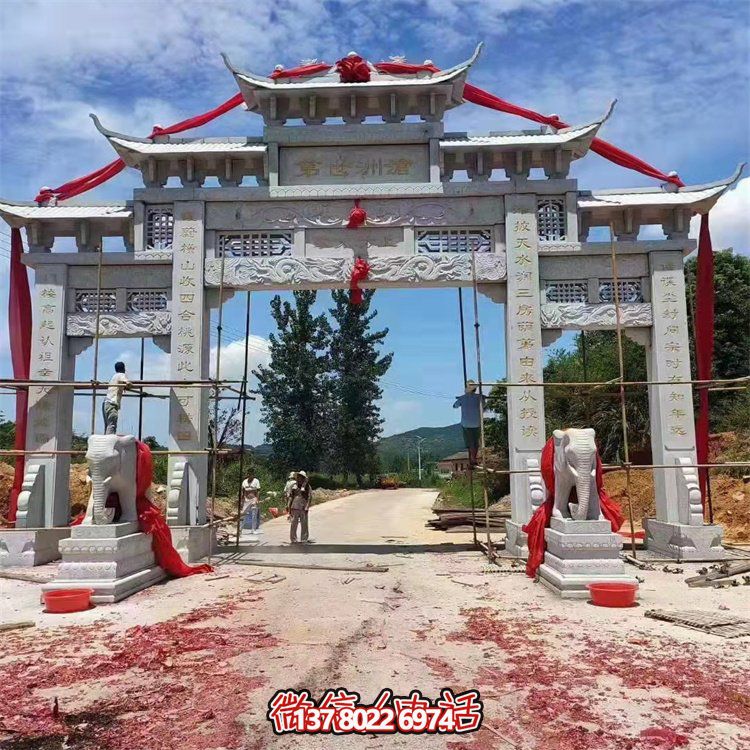 集道路四柱、花崗巖、花崗石雕和牌樓于一體的精美絕倫藝術(shù)品