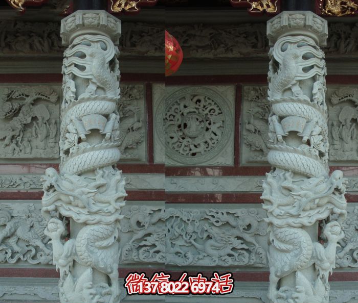 寺廟景區(qū)大殿門(mén)前大理石龍柱石雕
